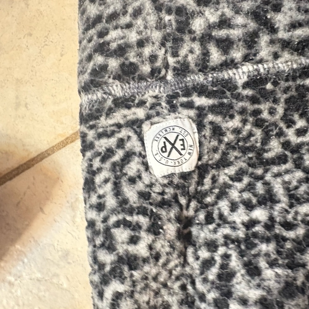 Gray Patterned Hoodie Express Comfy - image 2